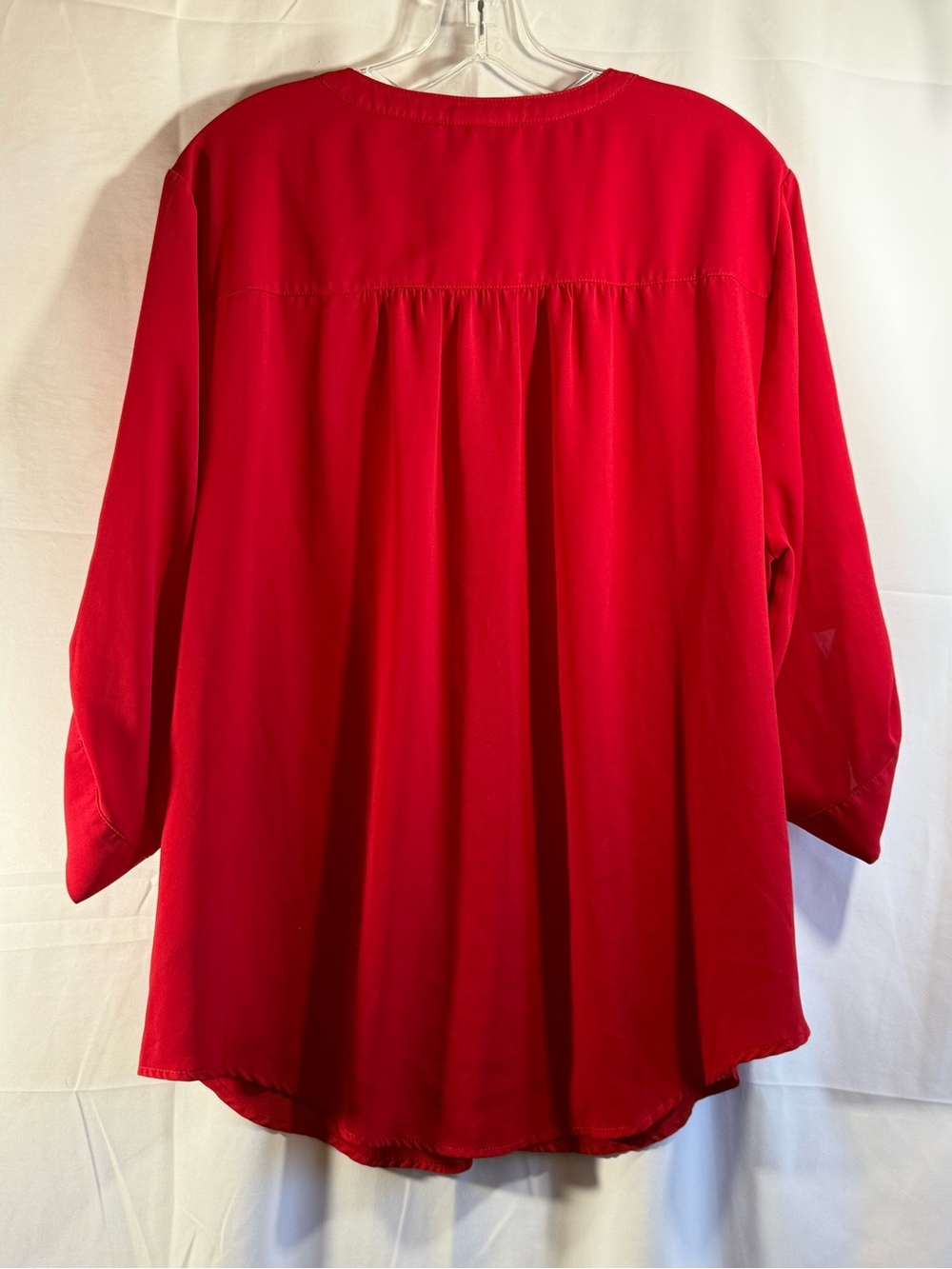 Torrid Red V-Neck Button-Front Blouse Size 2 (2X) - Picture 6 of 9